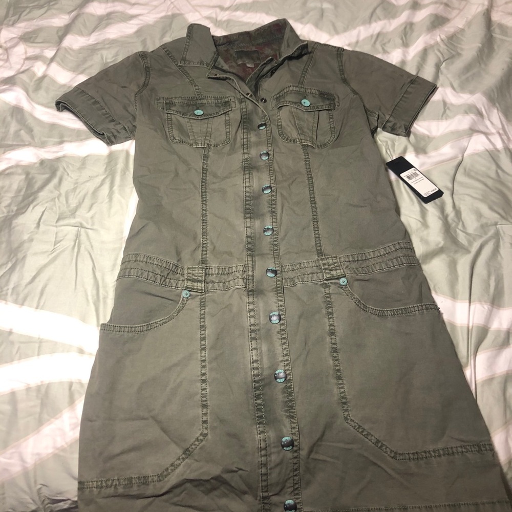 Green cargo GUESS dress